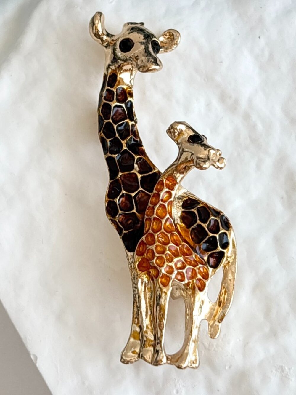 Giraffe Figural Mom & Baby Animal Enameled Gold Toned Vintage Insp Brooch Pin